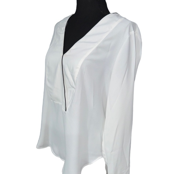 MNG by Mango NWT Women’s Asymmetrical V-neck Blouse in White-Size 8 (Medium) - Picture 5 of 10